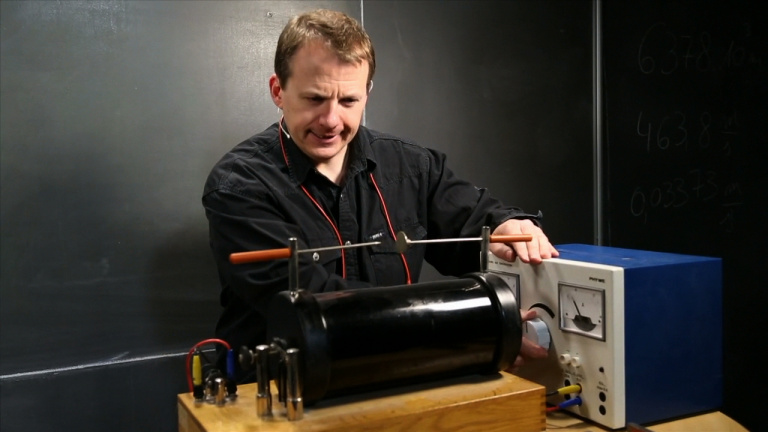 Werner test de Lorentzkracht op een Bewegende Lading in een Magnetisch Veld!